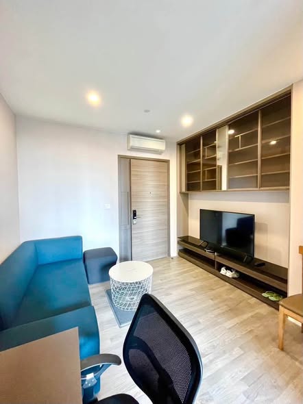 living room and room interior of The Room Sukhumvit 69