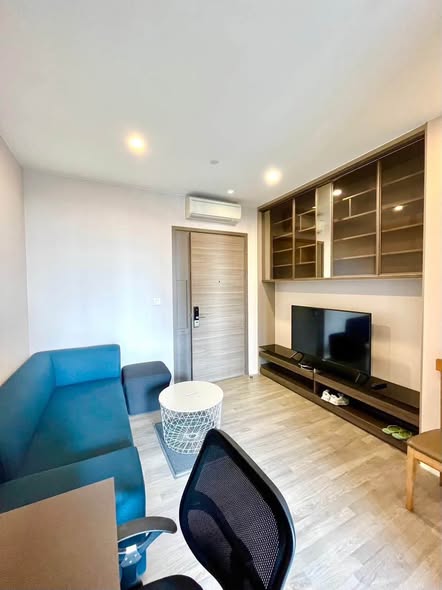 living room and room interior of The Room Sukhumvit 69