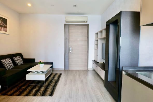 living room and room interior of The Room Sukhumvit 69