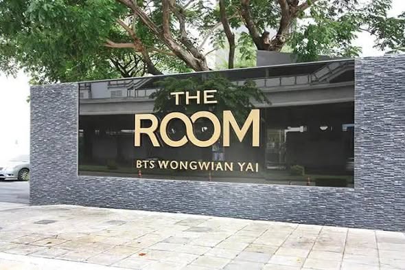 The Room Wongwian Yai