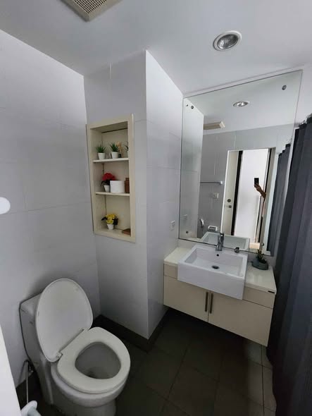 bathroom of The Seed Mingle