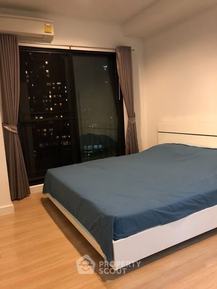 bedroom of The Seed Mingle