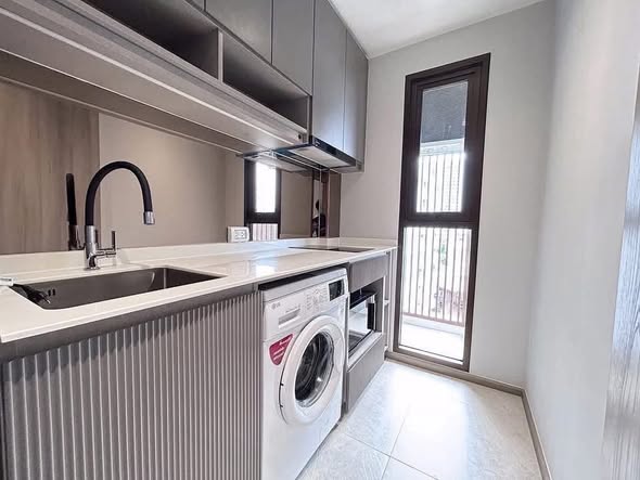 kitchen of The Strand Thonglor