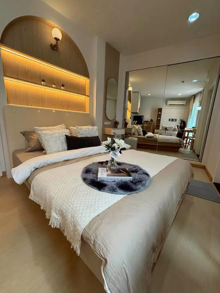 bedroom of The Tempo Ratchada