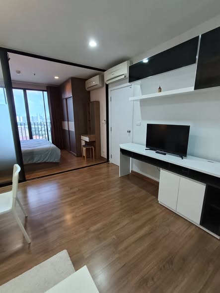 bedroom of The Tree Interchange