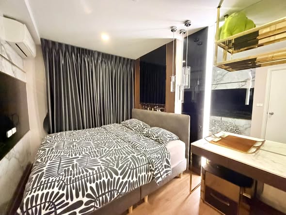 bedroom of The Tree On nut Station