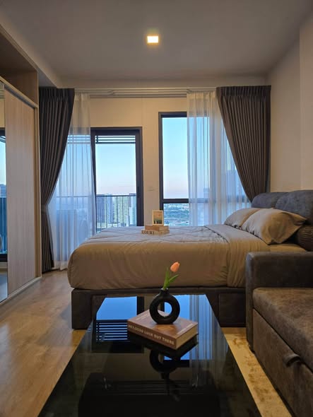 living room and bedroom of The Tree Pattanakarn-Ekkamai