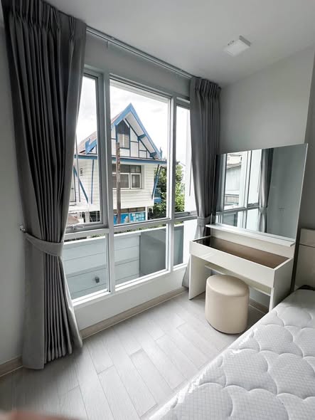 bedroom and room interior of The Ville Express