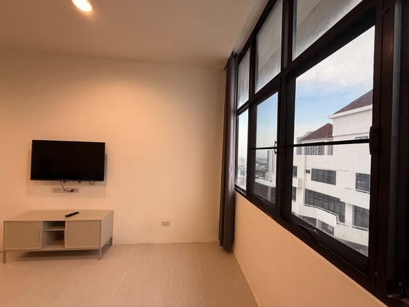 room interior of The Waterford Park ตึก 3