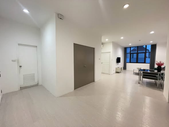 room interior of The Waterford Park ตึก 3