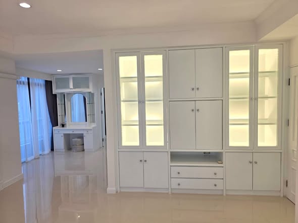 room interior of THE WATERFORD (Thong Lo 11)