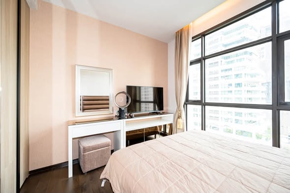 bedroom of THE XXXIX