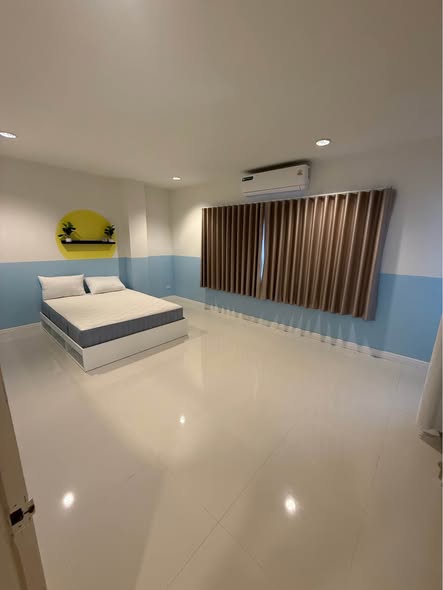 bedroom of Thong Lo Classic Home