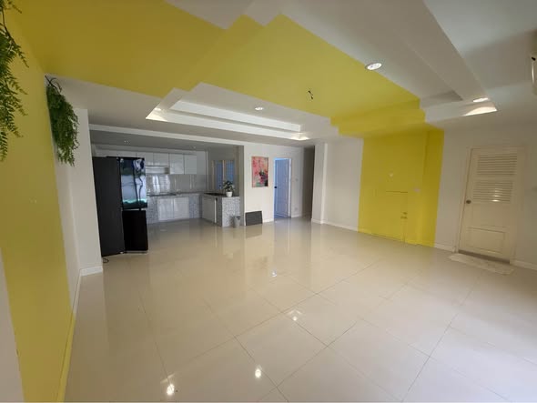 Thong Lo Classic Home