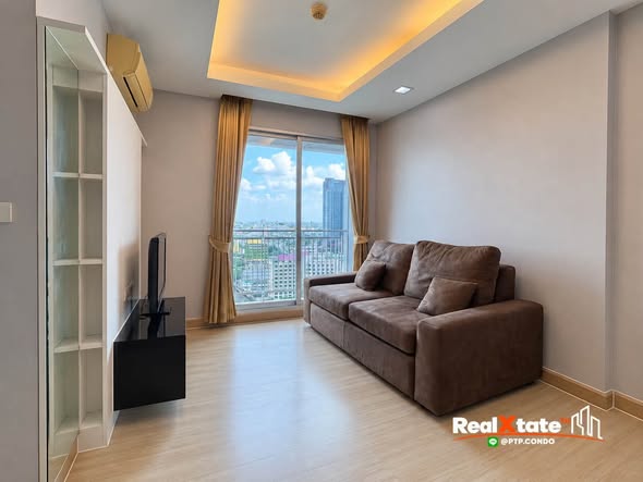 bedroom of Thru Thong Lor