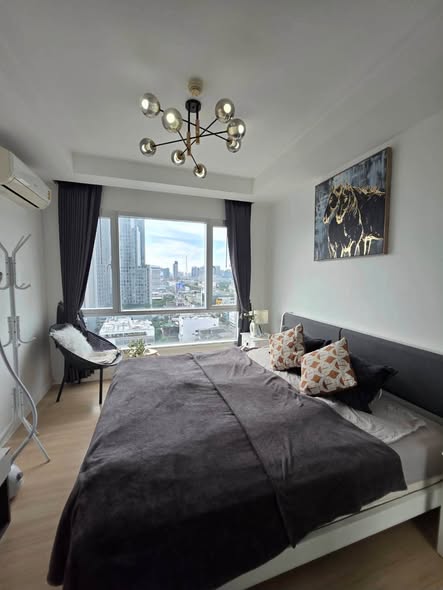 bedroom of Thru Thong Lor