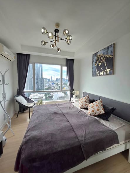 bedroom of Thru Thong Lor