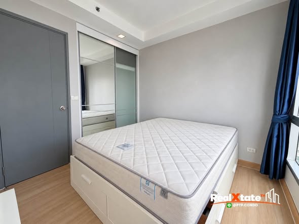 bedroom of Thru Thong Lor