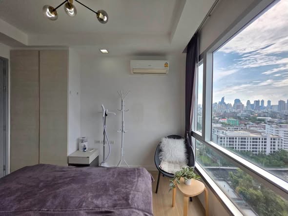 bedroom of Thru Thong Lor