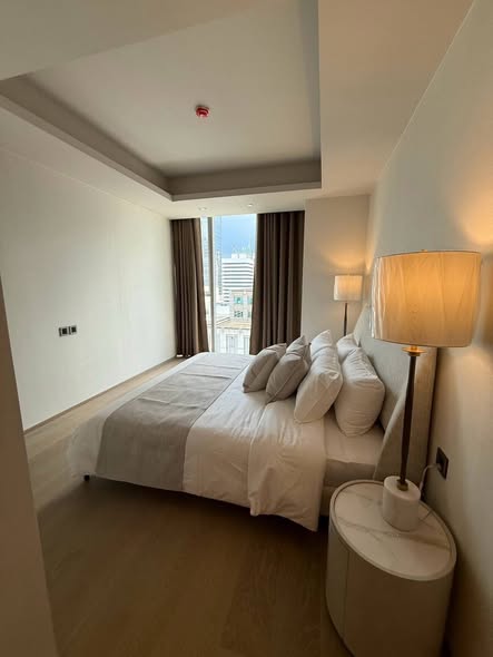 bedroom of Tonson One Residence ต้นสน วัน เรสซิเดนซ์