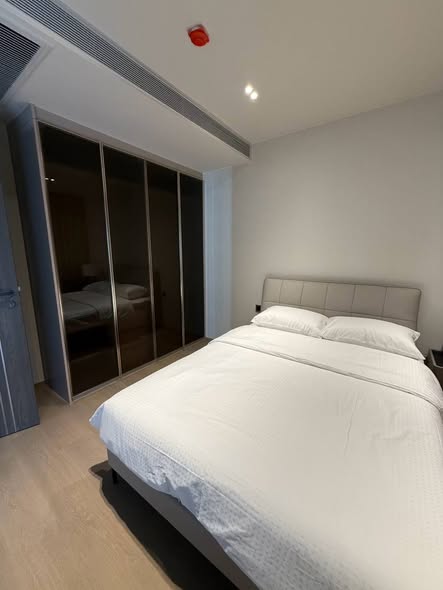 bedroom of Tonson One Residence ต้นสน วัน เรสซิเดนซ์