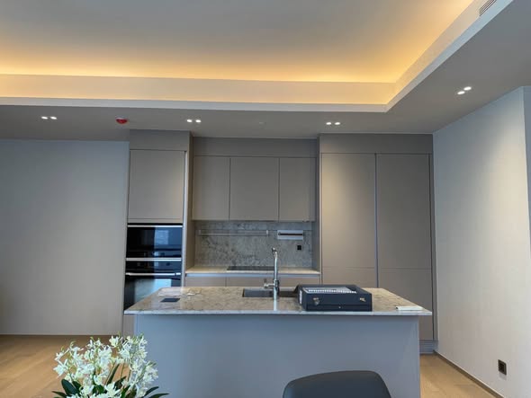 kitchen of Tonson One Residence ต้นสน วัน เรสซิเดนซ์