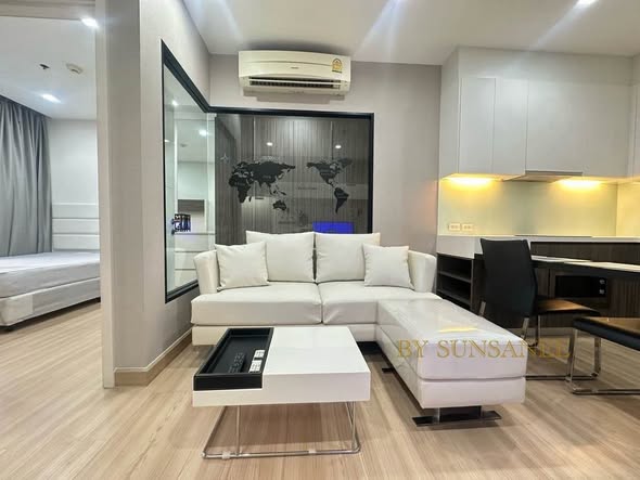 living room and bedroom of Urbano Absolute Sathon-Taksin