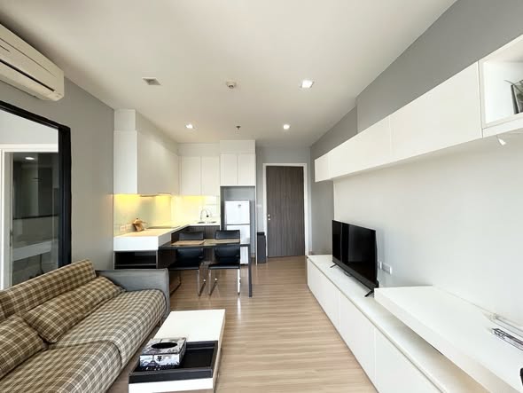 living room and room interior of Urbano Absolute Sathon-Taksin