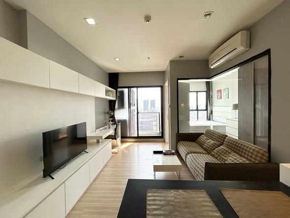 living room and room interior of Urbano Absolute Sathon-Taksin