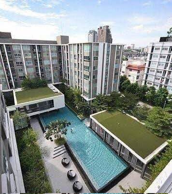 pool of V Condo Salaya