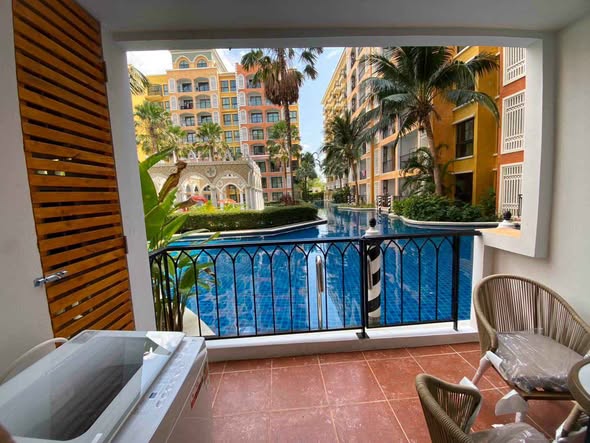 Venetian Signature Condo Resort Pattaya