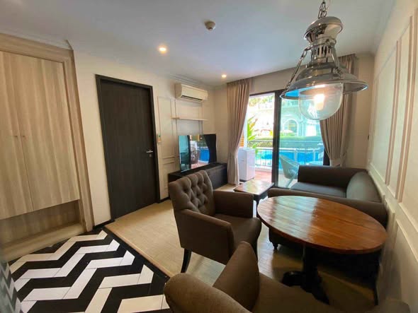 living room and bedroom of Venetian Signature Condo Resort Pattaya