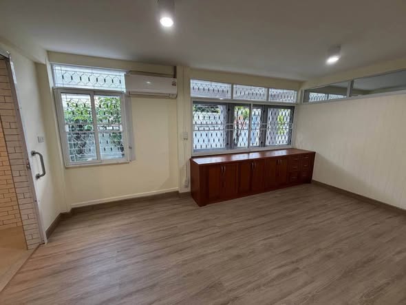 Vibhavadi place