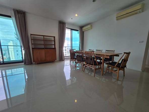 Villa Asoke Condominium