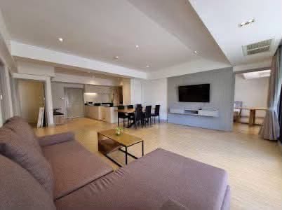 living room and bedroom of Villa Bajaj