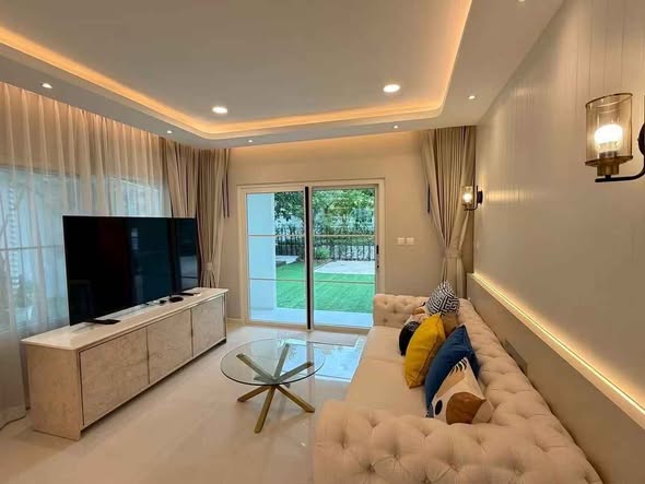 bedroom and living room of Villaggio 3 Srinakarin-Bangna
