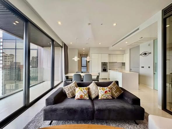 living room and room interior of VITTORIO Sukhumvit 39 วิตโตริโอ สุขุมวิท 39