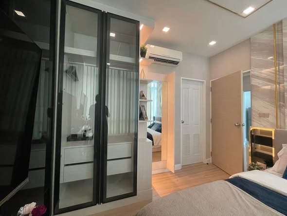 bedroom and room interior of VIVALDI BANGNA