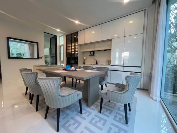 room interior and kitchen of VIVE เอกมัย – รามอินทรา