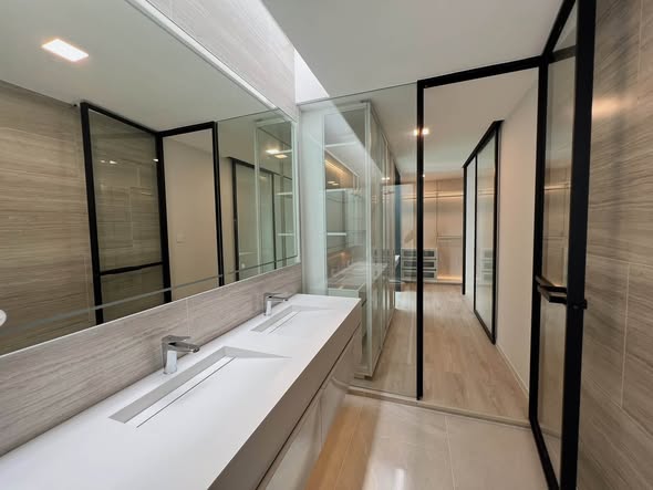 room interior and bathroom of VIVE กรุงเทพกรีฑา