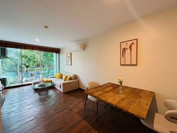 living room and room interior of Von Napa Sukhumvit 38