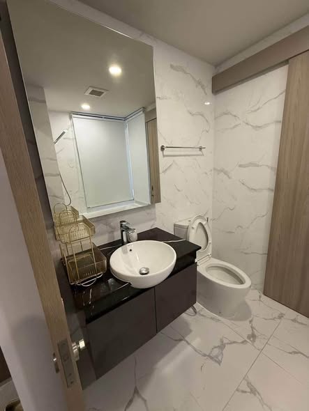 bathroom of Vora Town