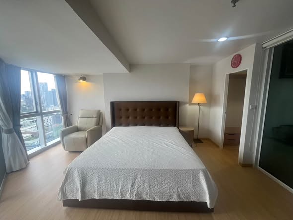 bedroom of Waterford Diamond Tower