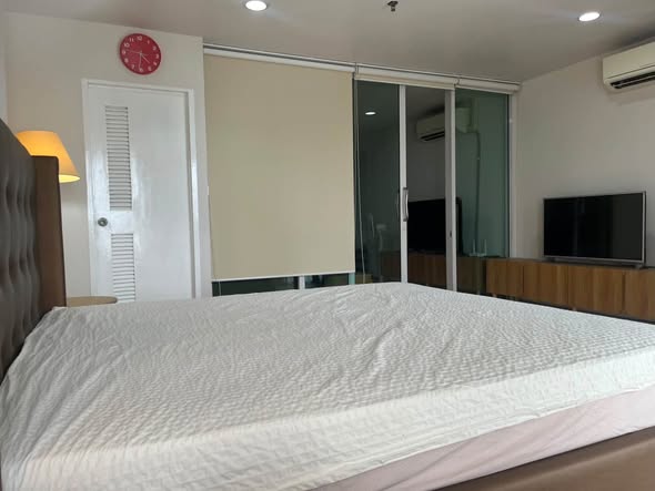 bedroom of Waterford Diamond Tower
