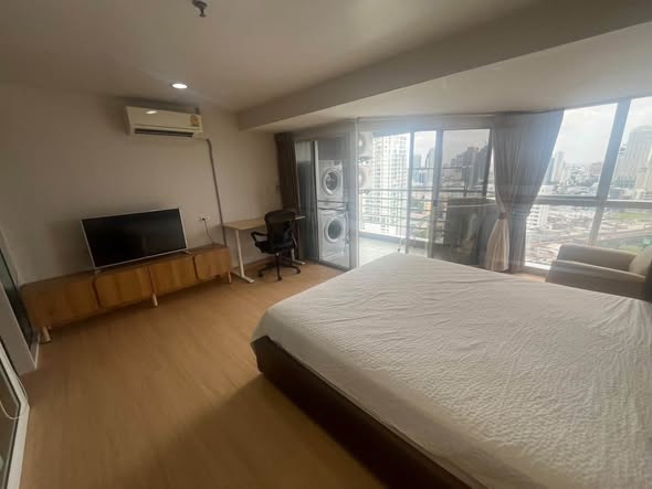 bedroom of Waterford Diamond Tower