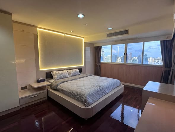 bedroom of Waterford Diamond Tower