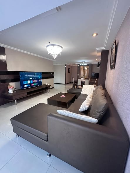 living room of Waterford Diamond Tower