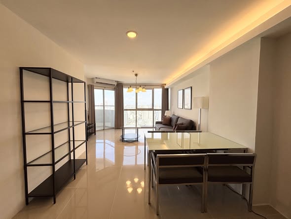 room interior of Waterford Diamond Tower