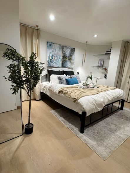 bedroom of Waterford Park Rama 4