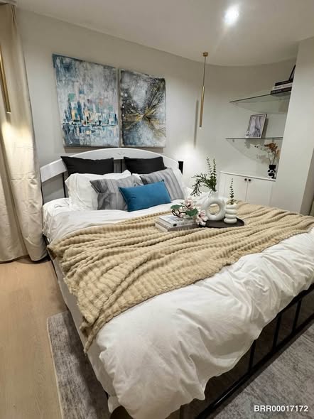 bedroom of Waterford Park Rama 4
